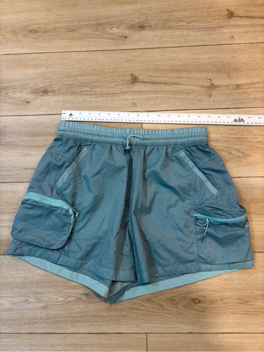 Outdoor Voices Windbreaker Cargo / Utility Shorts in teal green Sz M medium - Picture 7 of 8